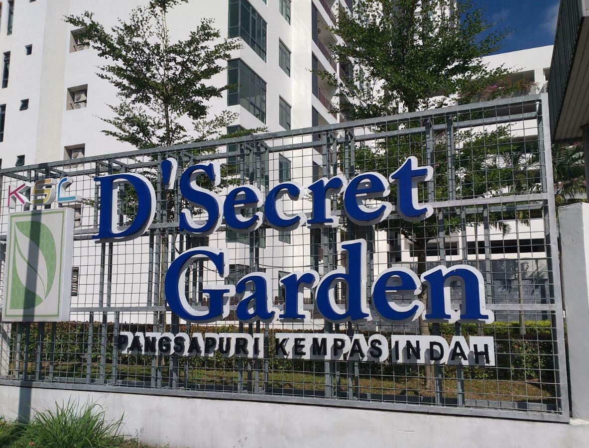 Kempas Indah @ The Secret Garden Homestay Johor Bahru Extérieur photo