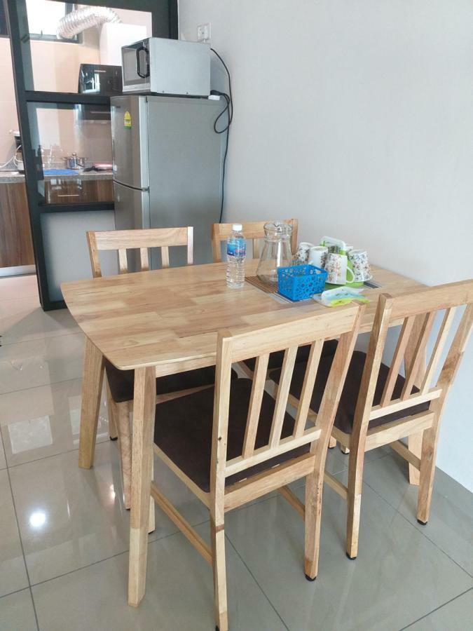 Kempas Indah @ The Secret Garden Homestay Johor Bahru Extérieur photo